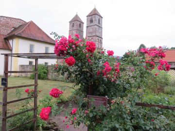 Eingang zum Klostergarten